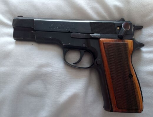 Luger M90 Compact 9mm Parrabellum;